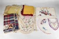 ASSORTED LOT OF VINTAGE NAPKINS NEEDLEWORK