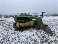 John Deere 327 Small Square Baler and Thrower