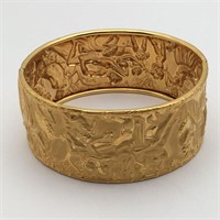 18k Gold Cuff Bracelet With Figural Scene
