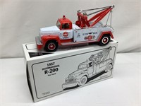 1957 International R-200 Tow Truck w/box, has