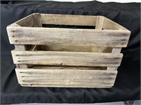 Gust\'s Orchard PA Advert. Wood Crate