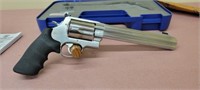 Smith & Wesson 500 cal. Revolver