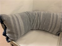 (4x bid) Hearth & Hand Decorative Pillow