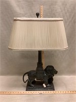 Bronze lion table lamp