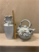 Vase and tea ewer