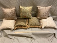 7 - mixed throw pillows