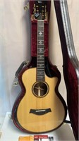 Taylor 912ce 12-fret natural Sitka Spruce guitar