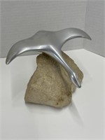 Hoselton-like Metal Bird Mounted On Stone