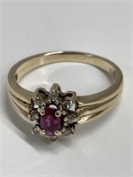 10 kt Gold Ruby & Diamond Ring Size 6 3/4