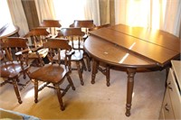 Dining Table w/ 7 Chairs & 2 Leaves