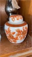 Porcelain ginger jar 5 inches tall