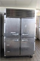 TRAULSEN  MOBILE HEATED CABINET