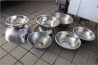 9 STAINLESS MIXING BOWLS