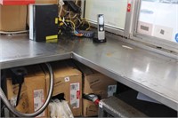 STAINLESS L-SHAPE COUNTER