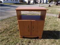 TV OR MICROWAVE CART WITH SWIVEL TOP