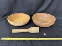 2 Wood Bowls W/Pedastal Larger one is Japan