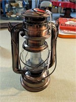 Battery powered replica kerosene lantern