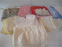 Vintage Tableclothes & Placemats