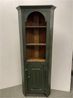Country style corner cabinet with open shelving