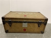 Military flat top travel trunk