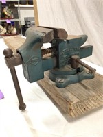 Littco Bench Vice with Hold, Mounted to a Board