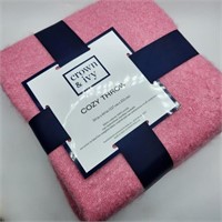 Crown & Ivy Pink Cozy Throw