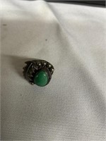 STERLING SILVER RING WITH GREEN STONE