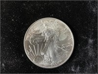 2000 UNCIRCULATED SILVER EAGLE ROUND