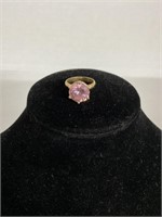 14 KT GOLD RING WITH LARGE PINK CENTER STONE