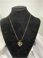 14 KT YELLOW GOLD PENDANT AND CHAIN