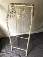 Metal Wire Form Plant Stand