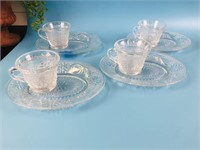 Tiara , Set of 4 Luncheon Plates with 4 Cups