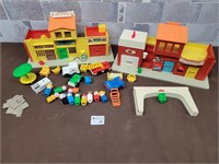 Vintage Fisherprice play town with cars, people...