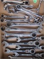 Standard and Metric Ratchet Wrench Sets