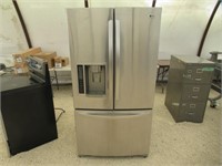 LG 25 CU FT Bottom Mount Refrigerator