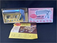 Vintage Wear-ever Cookie Gun and Pastry Decorator
