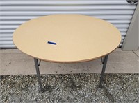 4FT ROUND WOOD TABLE 1