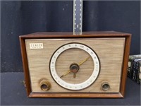 Vintage Zenith AM-FM Tube Radio