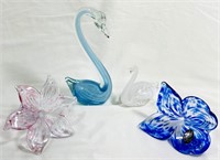 STUNNING ART GLASS SWANS AND FLOWERS DECOR