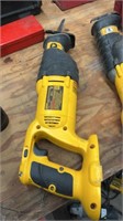 Dewalt Sawzall. 18 V. With battery with charger.