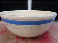 Vintage Homer Laughlin 3 Qt. Blue Ribbon Bowl