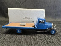 1934 Ford Flatbed toy truck, 1:25 scale