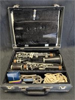 Clarinet in case, Vtg instrument