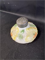 Vtg dimensional floral design salt shaker