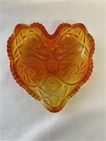 Amberina Heritage heart dish, 6in wide