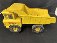 Metal Tonka Dump Truck XMB 975