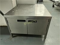 2 Dr S/S Storage Equipment Stand - 30 x 34 x 22