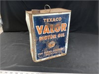 Texaco Valor Motor Oil can, dented
