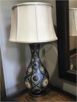 PAINTED TABLE LAMP