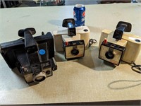 Lot of 3 Polaroid cameras.